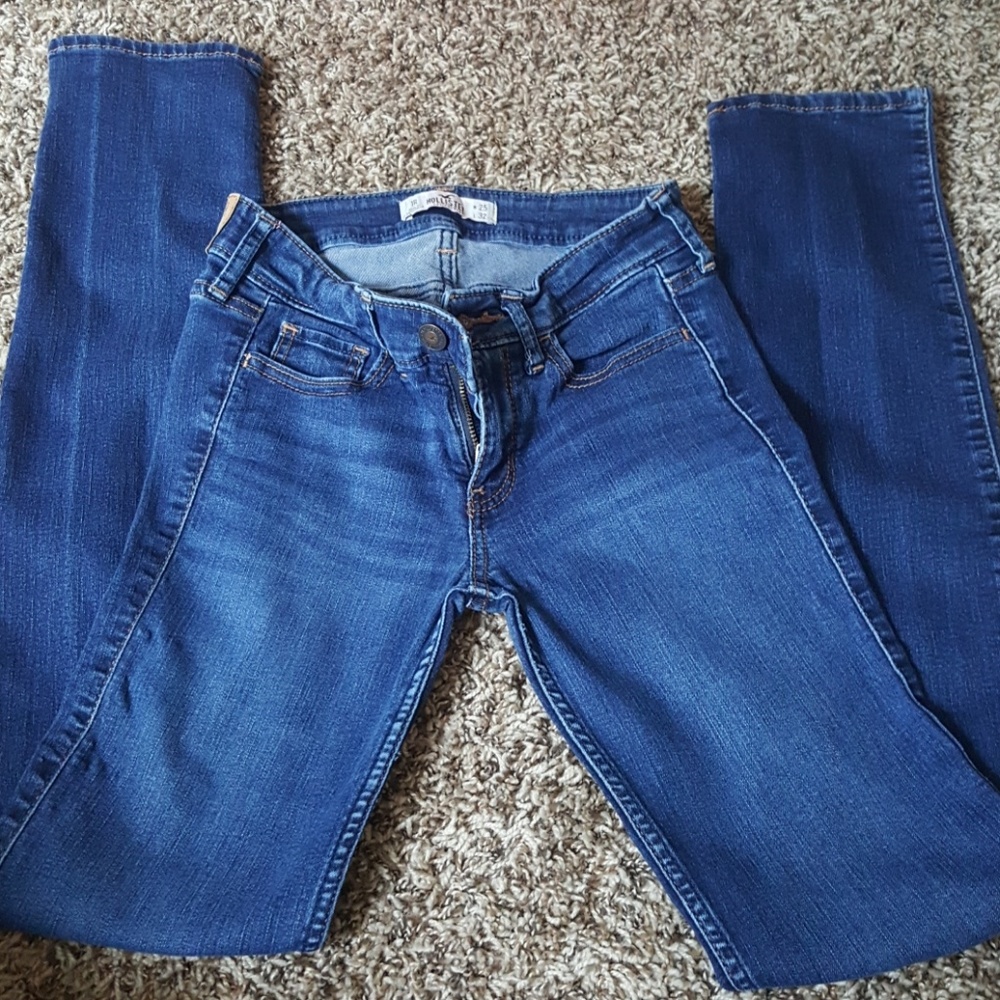 Hollister Jeans.